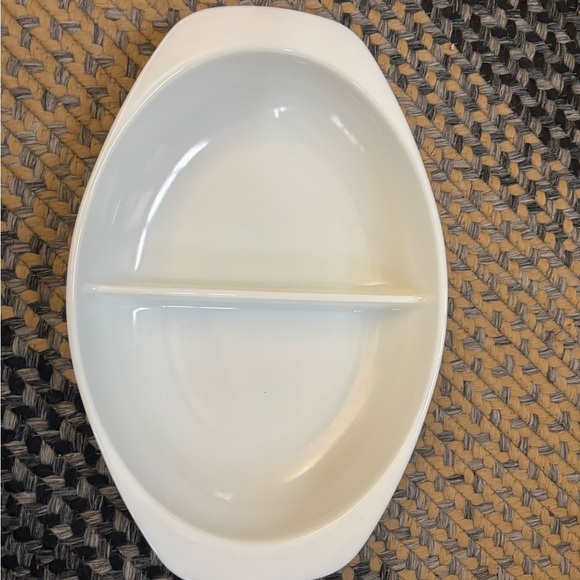 Vintage Pyrex 1063 White Milk Glass 1.5‎ Quart Oval Divided Serving Dish - Picture 2 of 5